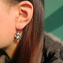 Artilady women Silver Flower Earrings