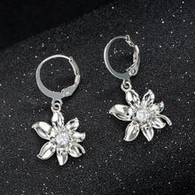 Artilady women Silver Flower Earrings